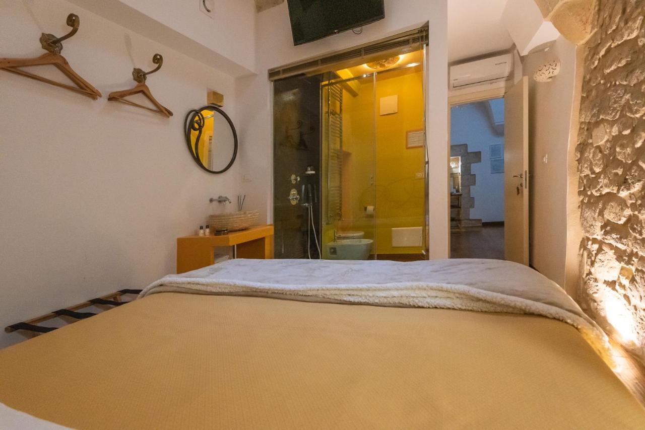 Le Nicchie Luxury Rooms Lecce Luaran gambar