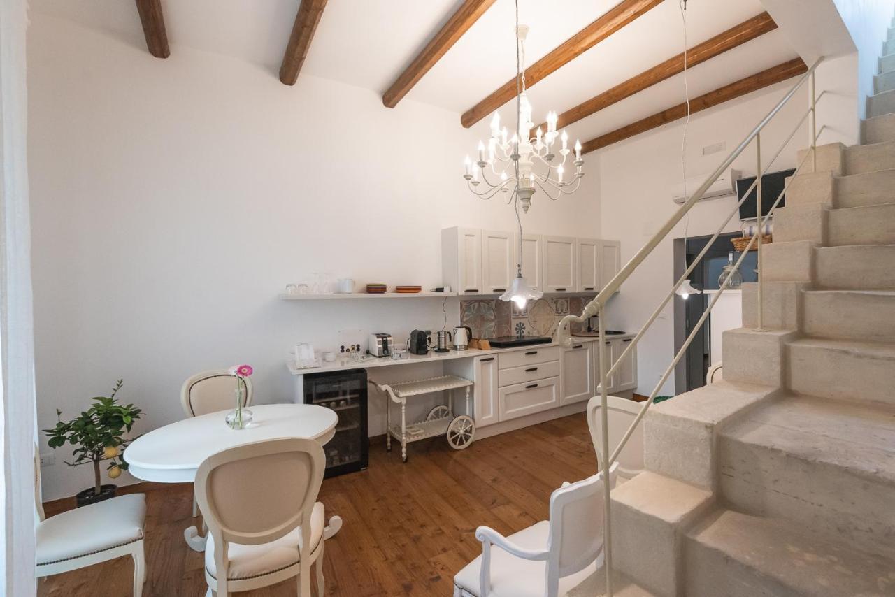 Le Nicchie Luxury Rooms Lecce Luaran gambar